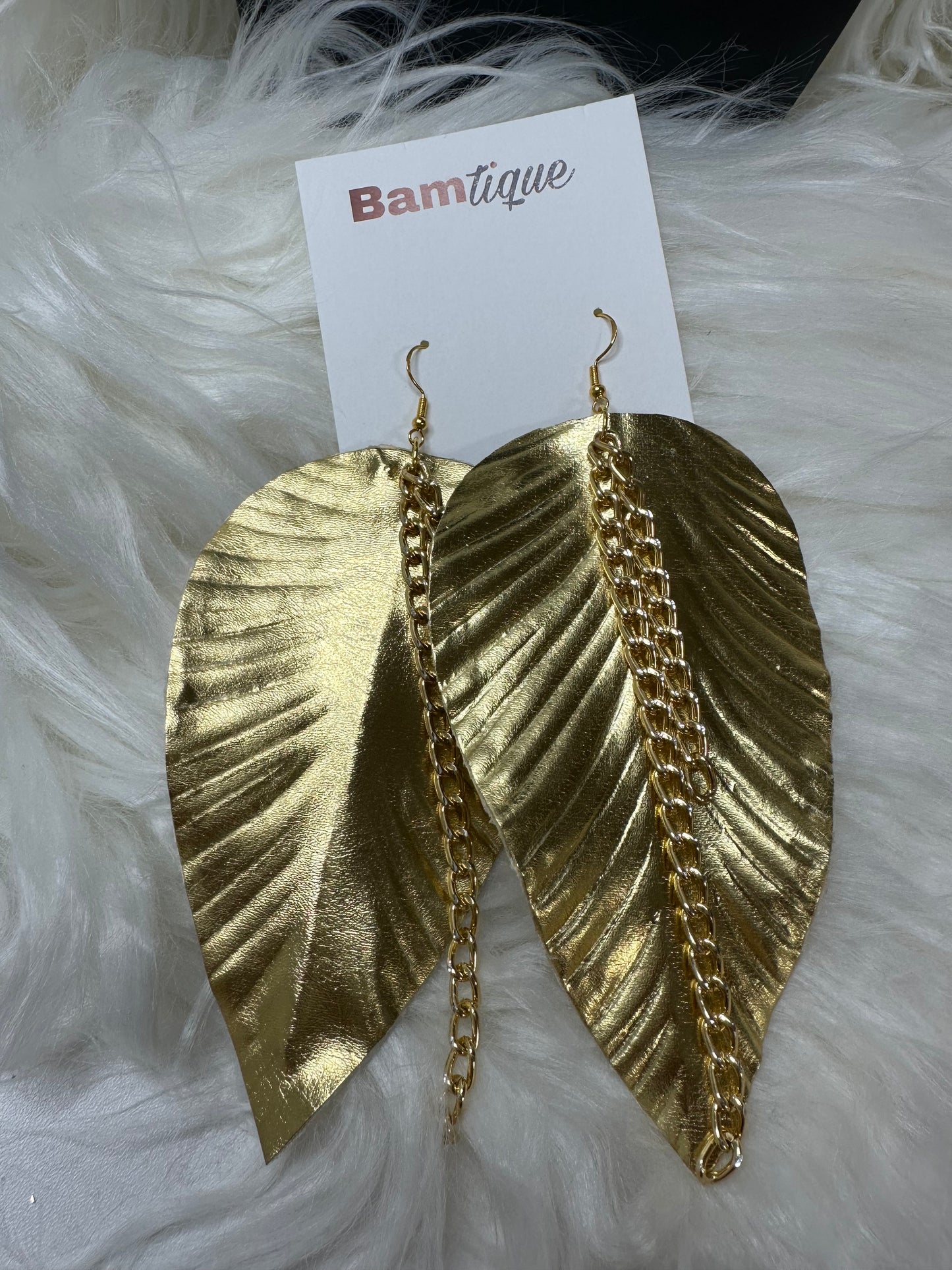 Oversized Gold Leaf w/Chain