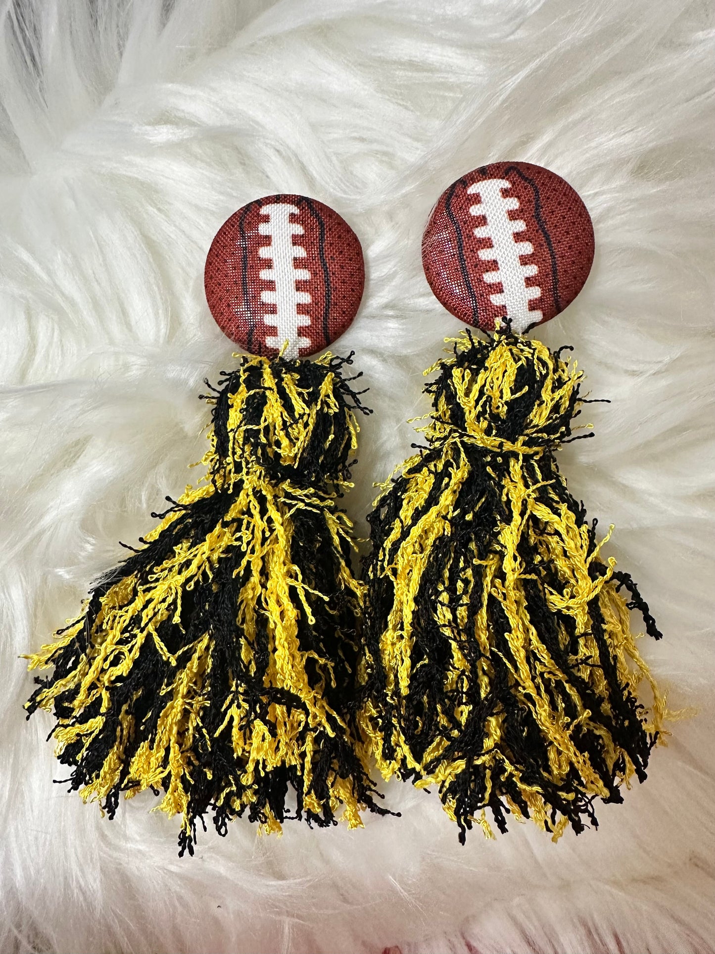 Football Black/Yellow Fringe
